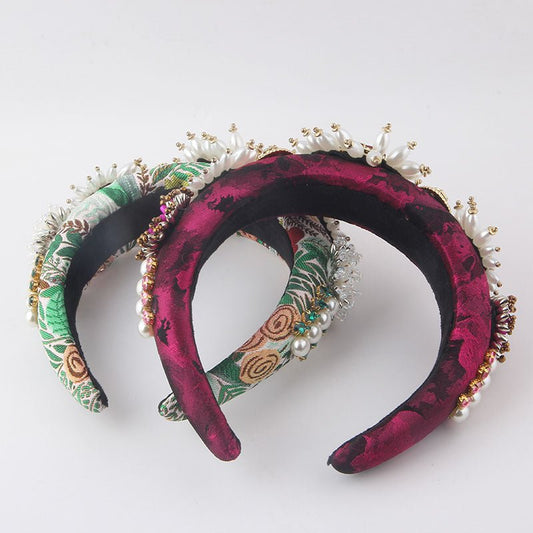 New Fashion European And American Style Baroque Light Luxury Sponge Rhinestone Pearl GEM Headband $36.63 Dana Fashion Color: A Women's Accessories Product information: Treatment Process: Diamond Color: A,B,C,D,E Applicable people: women Material: sponge P