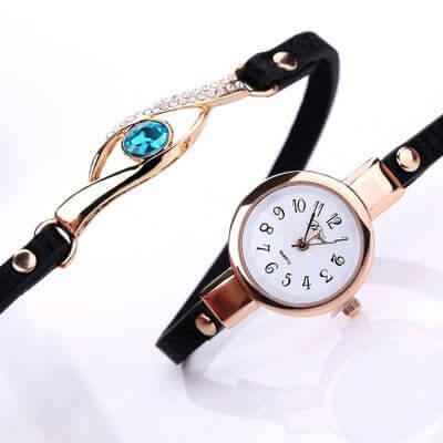 New Fashion Hot Women's Belt Three Circle Wristwatch $12.37 Dana Fashion Color: Black Women's Accessories Product information: Display type: pointer Applicable crowd: Female Style: Fashion Waterproof: No Movement type: Quartz Movement brand: 58 Thickness: