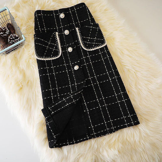 New Fashion Mid-length Female Online Influencer A- Line High Waist Slimming Woolen Plaid Skirt Trendy Style $55.90 Dana Fashion Color: Golden Edge Black Size: 2XL Women's clothing Product information: Pattern: Plaid Color: Golden edge black, black, khaki