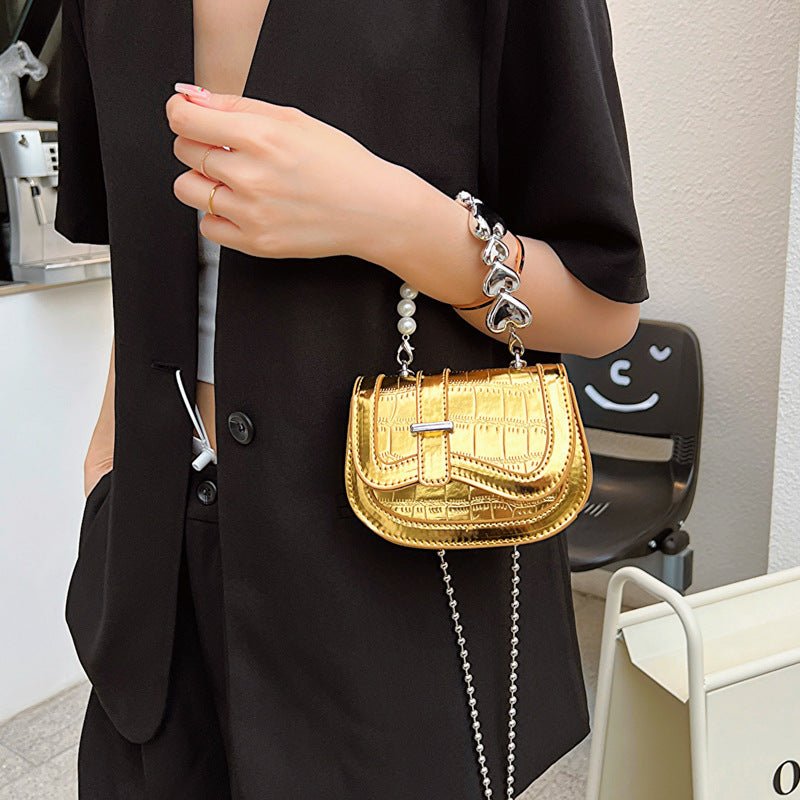 New Laser Pearl Tote Saddle Girl Mini $28.23 Dana Fashion Color: Black Women's Bags Product information: Lining texture: synthetic leather Applicable scenarios: Daily matching Color: silver, black, pink, green, gold Outer bag type: Sandwich pocket Hardnes