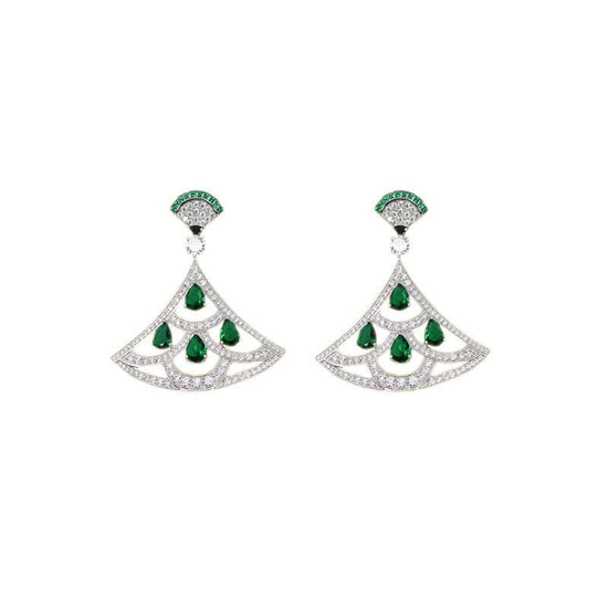 New Product Green Zircon Fan-shaped Earrings With Gold-plated Diamonds $39.00 Dana Fashion Color: Silver Women's Accessories Product information: Material; Yajin Style: European and American fashion OL Style: Women's Style: fan-shaped fan skirt Applicable