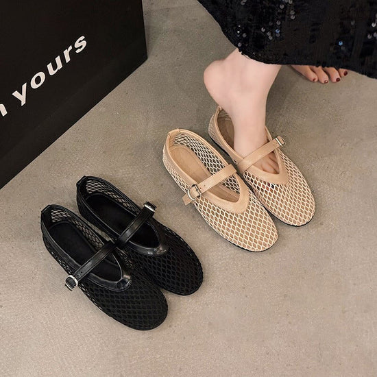 New Round Head Buckle Mary Jane Shoes Women $39.90 Dana Fashion Color: Apricot Size: 35 Women's shoes Product information: Pattern: solid color Color: Black, apricot Upper height: low top Size: 35,36,37,38,39,40 Sole craft: viscose shoes Popular elements: