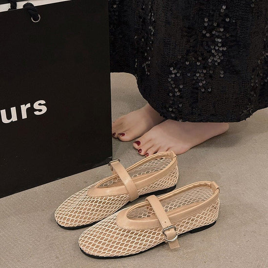 New Round Head Buckle Mary Jane Shoes Women $39.90 Dana Fashion Color: Apricot Size: 35 Women's shoes Product information: Pattern: solid color Color: Black, apricot Upper height: low top Size: 35,36,37,38,39,40 Sole craft: viscose shoes Popular elements: