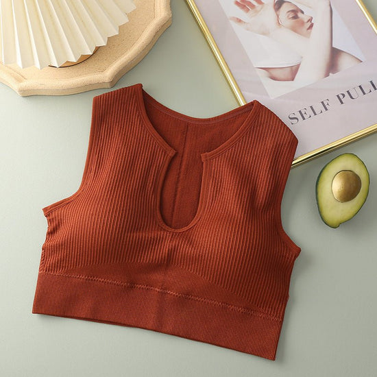 New Seamless Sports Set Underwear For Women $19.90 Dana Fashion Color: Top Caramel Size: One size Women's clothing Product Information: Fabric name: nylon Product category: breast wrap/bra Color: Top: Black, Top: Blue, Top: Caramel, Top: Skin Color, Pants