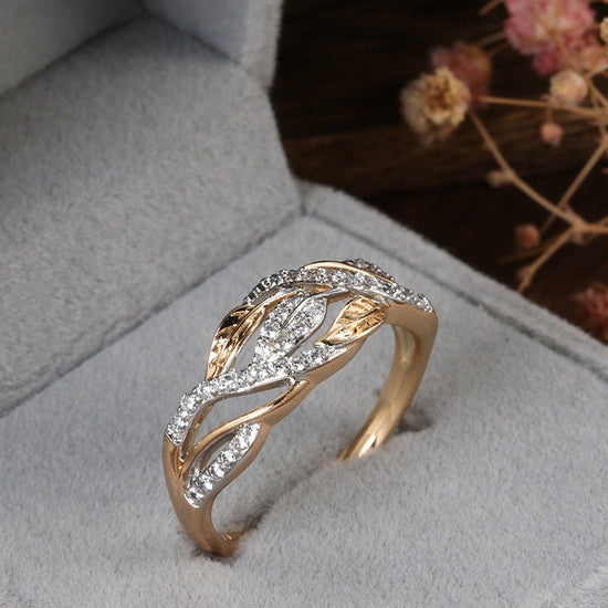 New Socialite Temperament Copper Plating All-match Fashion Women's Ring $18.99 Dana Fashion Color: Gold Size: No 6 Women's Accessories Product information: Type: Ring Treatment Process: Electroplating Size: no.6, no.7, no.8, no.9 Inlay material: gold-plat