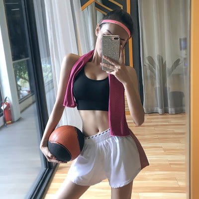 New sports underwear women $69.00 Dana Fashion Color: Black Size: L Women's clothing Material composition: rabbit fur The content of the main fabric ingredient: 1 (%) Lining ingredients: flax Lining ingredient content: 1 (%) Style: seamless 1. Asian sizes