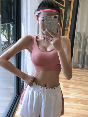 New sports underwear women $69.00 Dana Fashion Color: Pink Size: L Women's clothing Material composition: rabbit fur The content of the main fabric ingredient: 1 (%) Lining ingredients: flax Lining ingredient content: 1 (%) Style: seamless 1. Asian sizes