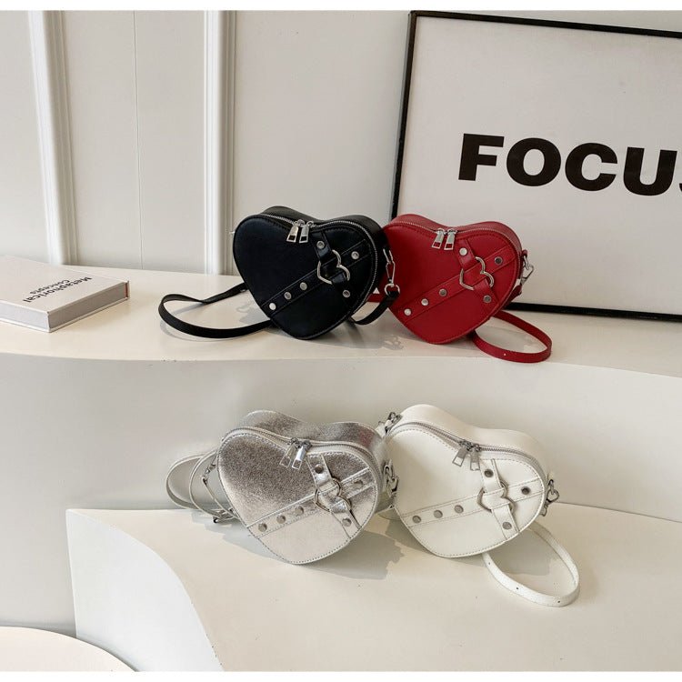 New Spring Trend Sense Cute Fashionable Shoulder Messenger Bag $31.08 Dana Fashion Color: Beige Women's Bags Product information: Lining text: Nylon Applicable scenarios: Daily match Color: black, cream white, silver, wine red Outer bag type: Pocket Sandw