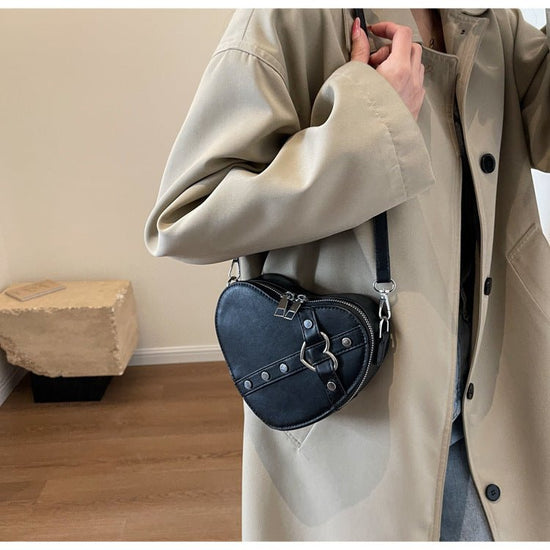 New Spring Trend Sense Cute Fashionable Shoulder Messenger Bag $31.08 Dana Fashion Color: Beige Women's Bags Product information: Lining text: Nylon Applicable scenarios: Daily match Color: black, cream white, silver, wine red Outer bag type: Pocket Sandw