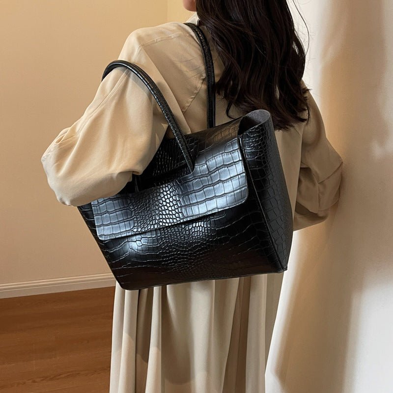 New Stone Pattern Large Capacity Handbag $49.26 Dana Fashion Color: Black Women's Bags Product information: Lining texture: Polyester Applicable scenario: Daily configuration Color: black, brown, brown Outer bag type: Three-dimensional pocket Hardness: me