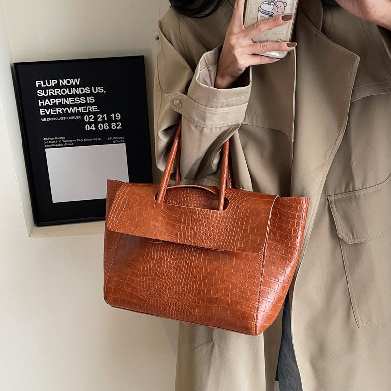 New Stone Pattern Large Capacity Handbag $49.26 Dana Fashion Color: Black Women's Bags Product information: Lining texture: Polyester Applicable scenario: Daily configuration Color: black, brown, brown Outer bag type: Three-dimensional pocket Hardness: me