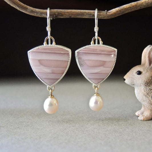 New Style Pink Opal And Pearl Earrings $16.28 Dana Fashion Color: White Gold Color Women's Accessories Product information: Color: white gold color Material: Alloy Shape: Geometric Popular elements: None Style: fashion OL Packing list: Earrings*1pairs Pro