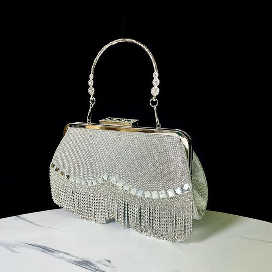 New Tassel KTV Princess Dinner Dress Hand Shoulder Crossbody Banquet Bag $51.59 Dana Fashion Color: Black Women's Bags Product information: Lining texture: Polyester Applicable scenarios: Daily matching Color: silver, gold, black Outer bag type: open pock