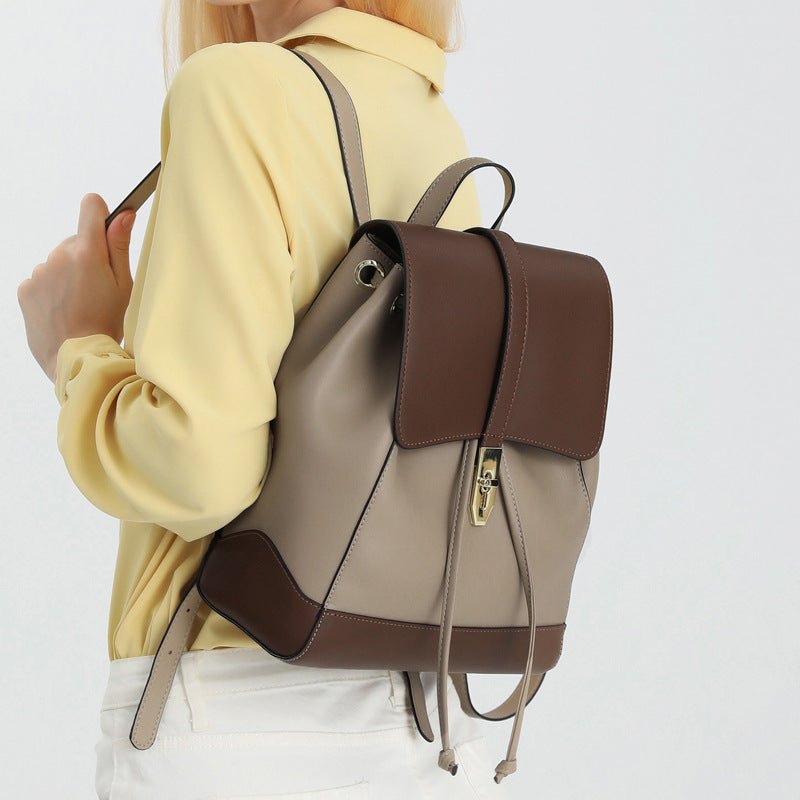 New Women's Fashion Personalized Backpack $88.00 Dana Fashion Color: Brown Women's Bags Product information: Pattern: solid color Color: khaki/coffee, Brown, coffee/khaki Material: genuine leather Popular elements: belt decoration, tassel, contrast color