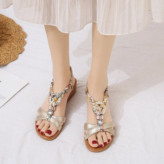 New Women's Sandals Flat Foreign Trade Plus Size Shoes $30.90 Dana Fashion Color: Gold Size: 35 Women's shoes Product information: Lining material: Pu Toe holder shape: round head Color: black, silver, gold Shoe Upper material: Other Size:35,36,37,38,39,4