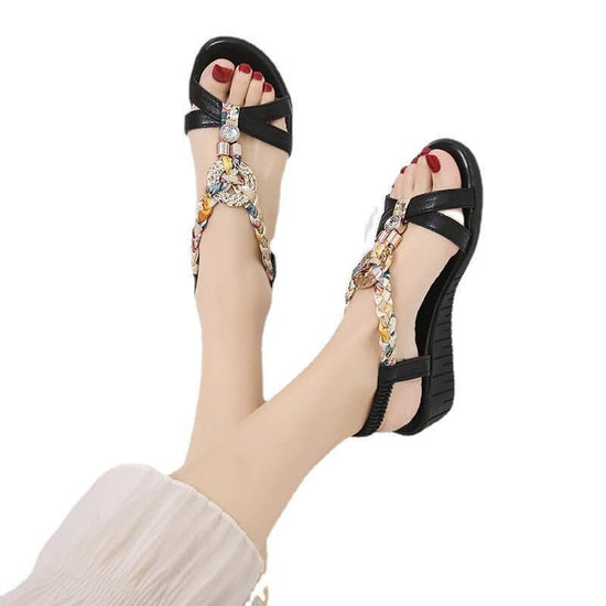 New Women's Sandals Flat Foreign Trade Plus Size Shoes $30.90 Dana Fashion Color: Black Size: 35 Women's shoes Product information: Lining material: Pu Toe holder shape: round head Color: black, silver, gold Shoe Upper material: Other Size:35,36,37,38,39,