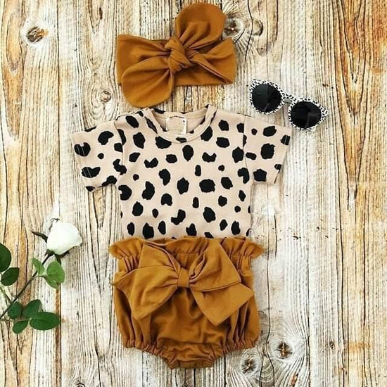 Newborn Baby Clothes Set Short Sleeve Romper Tops Bow Shorts $29.50 Dana Fashion Color: 1.style Child size: 12M Baby Clothing Product information: Made of: Cotton Style: Casual Waist: middle waist Pants length: shorts Size Information: Size: 6M 12M 18M 24