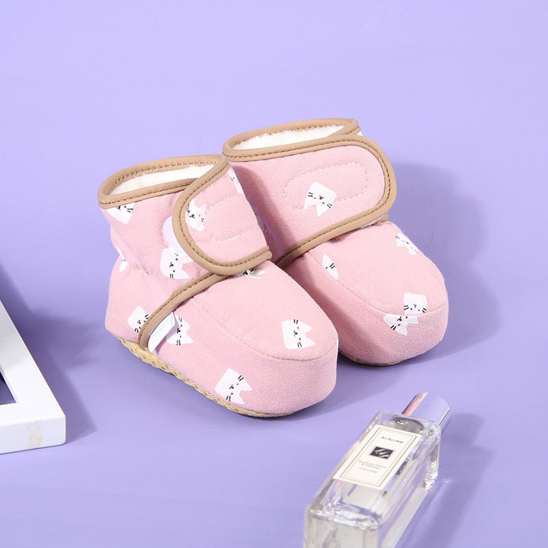 Newborn baby shoes $20.98 Dana Fashion Color: 2 style Size: 11cm Baby & Mother Closed way: Velcro Shoe size: inner length 11cm, inner length 12cm, inner length 13cm Pattern: lattice Applicable gender: female male Sole material: other Help surface material