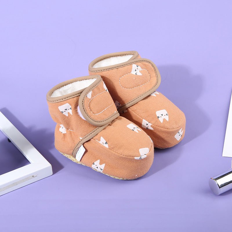 Newborn baby shoes $20.98 Dana Fashion Color: 1 style Size: 11cm Baby & Mother Closed way: Velcro Shoe size: inner length 11cm, inner length 12cm, inner length 13cm Pattern: lattice Applicable gender: female male Sole material: other Help surface material