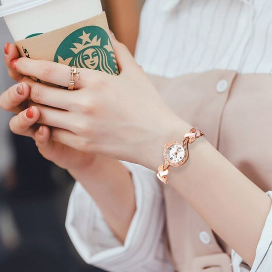 Niche diamond alloy bracelet watch ladies watch $15.85 Dana Fashion Color: Rose gold black Women's Accessories Not waterproof Movement type Quartz Thickness 8mm Dial diameter 22mm Watch movement: quartz watch Watch style: simple, casual and fashionable Su