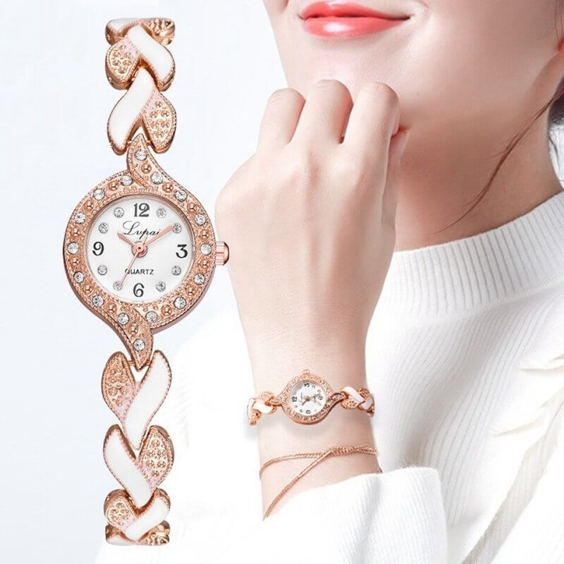 Niche diamond alloy bracelet watch ladies watch $15.85 Dana Fashion Color: Rose gold black Women's Accessories Not waterproof Movement type Quartz Thickness 8mm Dial diameter 22mm Watch movement: quartz watch Watch style: simple, casual and fashionable Su