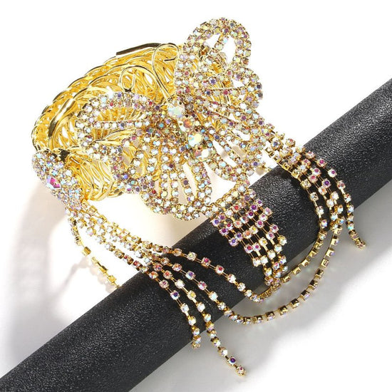 Niche Exquisite Fairy Butterfly Tassel Bracelet Rhinestone Arm Chain $23.82 Dana Fashion Color: Gold Women's Accessories Product information: Color: gold, silver Applicable people: women Style: Women's Material: Rhinestone Popular elements: Tassel Style:
