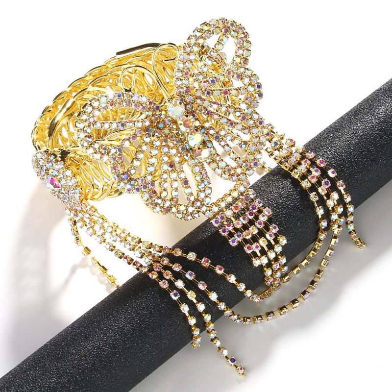 Niche Exquisite Fairy Butterfly Tassel Bracelet Rhinestone Arm Chain $23.82 Dana Fashion Color: Gold Women's Accessories Product information: Color: gold, silver Applicable people: women Style: Women's Material: Rhinestone Popular elements: Tassel Style: