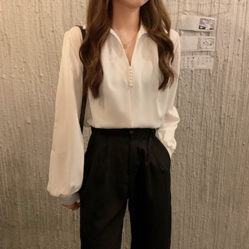 Niche Loose Outer Wear All-matching Long Sleeve Top $49.40 Dana Fashion Color: White Size: Free Size Women's clothing Product information: Color: white, black, yellow, apricot, light green, red Sleeve type: regular sleeve Main fabric components: Other Siz