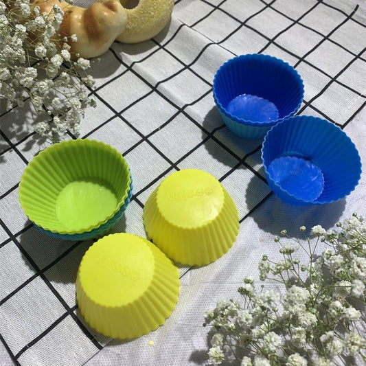 Nonstick Reusable Silicone Cupcake Liners Baking Cups 12 Pieces $13.50 Dana Fashion default: default Dana's Kitchen 12pc, two for each color. 6 colors in total