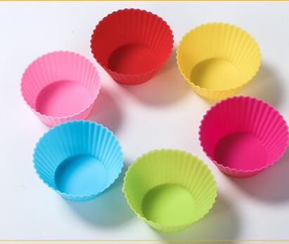 Nonstick Reusable Silicone Cupcake Liners Baking Cups 12 Pieces $13.50 Dana Fashion default: default Dana's Kitchen 12pc, two for each color. 6 colors in total