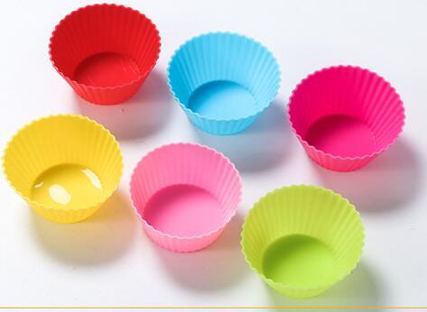 Nonstick Reusable Silicone Cupcake Liners Baking Cups 12 Pieces $13.50 Dana Fashion default: default Dana's Kitchen 12pc, two for each color. 6 colors in total