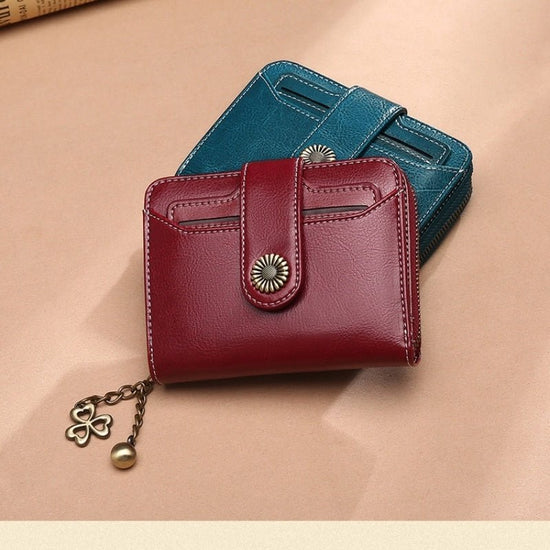 Oil Wax Genuine Leather Lady's Wallet European And American Style $45.50 Dana Fashion Color: Beige Women's Bags Product information: Lining texture: Polyester Applicable scenarios: Daily matching Color: wine red, peacock blue, Midnight Black, Palaeo yello