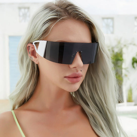 One Piece Sunglasses For Outdoor Cycling Sports $24.67 Dana Fashion Color: Black blue Women's Accessories Product information: Lens material: PC Lens color: white tea, white gray, white mercury, black tea, black grey, blue film Anti-UV grade: UV400 Style: