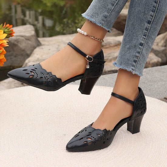 One-word Belt Casual Mid Heel Women's High-heeled Sandal $35.90 Dana Fashion Color: Black Size: 35 Women's shoes Product information: Lining material: PU Toe holder shape: Pointed Color: black, white Shoe Upper material: PU Size: 35,36,37,38,39,40,41,42,4