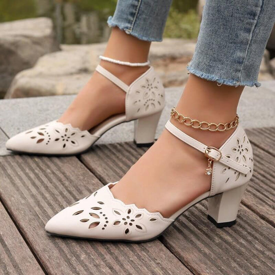 One-word Belt Casual Mid Heel Women's High-heeled Sandal $35.90 Dana Fashion Color: Black Size: 35 Women's shoes Product information: Lining material: PU Toe holder shape: Pointed Color: black, white Shoe Upper material: PU Size: 35,36,37,38,39,40,41,42,4