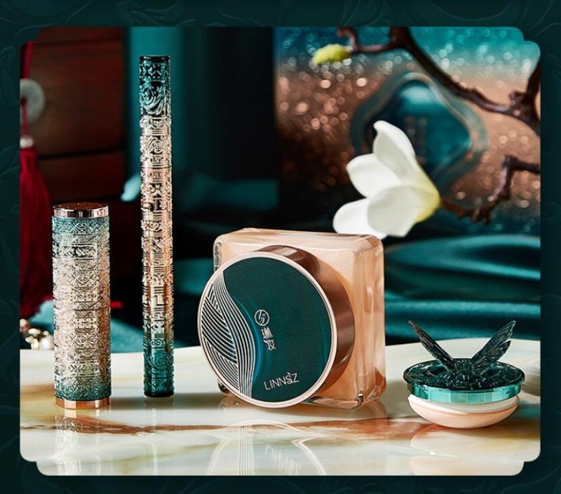 Oriental Chinese Style Makeup Set $97.48 Dana Fashion Color Classification: Gift Set Four Piece Set makeup Product information: Efficacy: moisturizing, hydrating, lifting and firming, modification Color: Ivory White Applicable skin type: Universal Color c