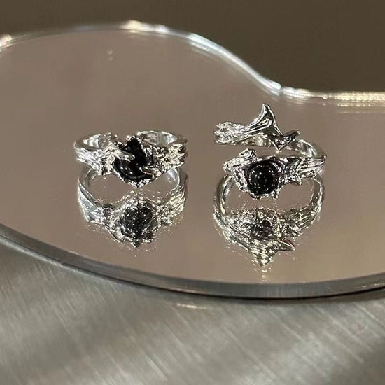Original Dark Style Thorn Ring For Men And Women Special-interest Design Texture $12.00 Dana Fashion Color: Cross Ring Women's Accessories Product information: Type: ring, Treatment Process: Electroplating Color: dark style cross ring, dark style parallel