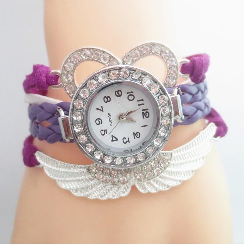 Original Diamond Inlaid Angel Wing Bracelet $15.47 Dana Fashion Color: Blue Women's Accessories Product information: Material: Alloy / silver / gold Style: Europe and America Quality: Brand new Gender: Male New strange: Fresh Color classification: White,