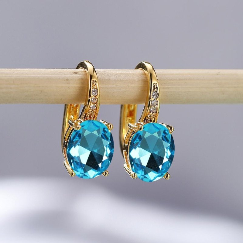 Oval Goose Egg Zircon Women's Ear Clip $10.00 Dana Fashion Color: Golden Water Blue Women's Accessories Product information: Treatment Process: Electroplating Applicable people: Unisex Style: Ellipse Material: Copper Shape: Geometric Popular elements: Ell