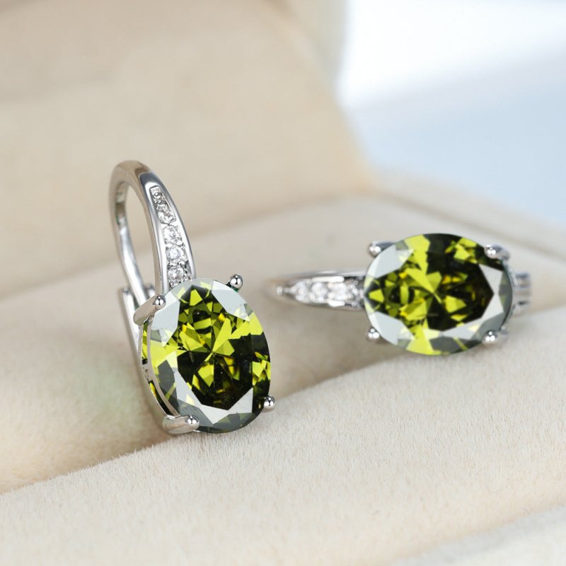 Oval Goose Egg Zircon Women's Ear Clip $10.00 Dana Fashion Color: Platinum Olive Green Women's Accessories Product information: Treatment Process: Electroplating Applicable people: Unisex Style: Ellipse Material: Copper Shape: Geometric Popular elements: