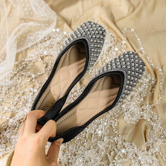 Pearl Water Diamond Square Head Shallow Mouth Single Shoes For Women $47.90 Dana Fashion Color: Apricot Size: 33 Women's shoes Product information: Pattern: solid color Lining material: Microfiber Applicable sports: Hiking Color: Black, apricot Upper heig