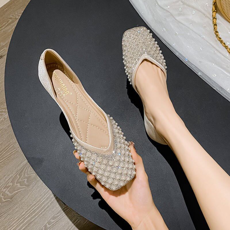 Pearl Water Diamond Square Head Shallow Mouth Single Shoes For Women $47.90 Dana Fashion Color: Apricot Size: 33 Women's shoes Product information: Pattern: solid color Lining material: Microfiber Applicable sports: Hiking Color: Black, apricot Upper heig