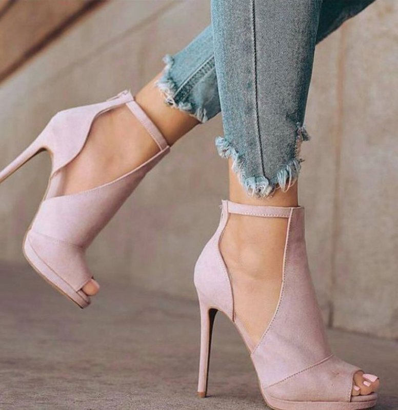 Peep Toe Stiletto Heel Side Empty Back Zipper Plus Size Women's Sandals $50.47 Dana Fashion Color: Pink Size: 34 Women's shoes Product information: Pattern: solid color Lining material: imitation leather Color: Pink Upper height: high top Processing Metho