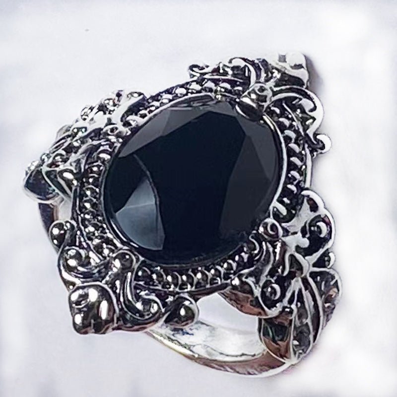 Personality Owl Vintage Rhinestone-encrusted Ring $15.00 Dana Fashion Color: Black Size: No 10 Women's Accessories Product information: Type: Ring Treatment Process: Silver electroplated Color: Picture color Size: no.6, no.8, no.9, no.10 Style: Unisex Mat