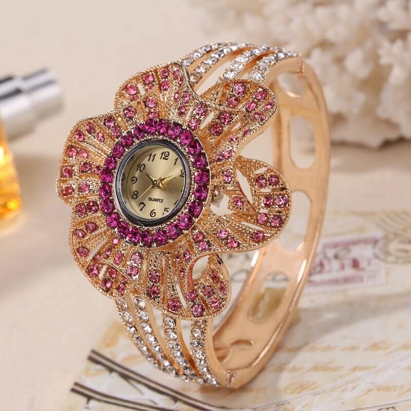 Personalized rhinestone bracelet watch $19.50 Dana Fashion Color: Rose Red Women's Accessories Display type: pointer style: Casual Waterproof: no Movement type: Quartz Movement model: 377 Thickness: 7mm Dial diameter: 24mm Crown type: ordinary crown Table