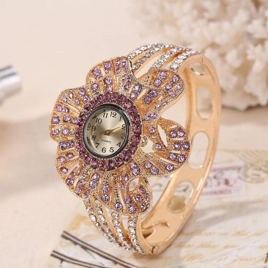 Personalized rhinestone bracelet watch $19.50 Dana Fashion Color: Purple Women's Accessories Display type: pointer style: Casual Waterproof: no Movement type: Quartz Movement model: 377 Thickness: 7mm Dial diameter: 24mm Crown type: ordinary crown Table b