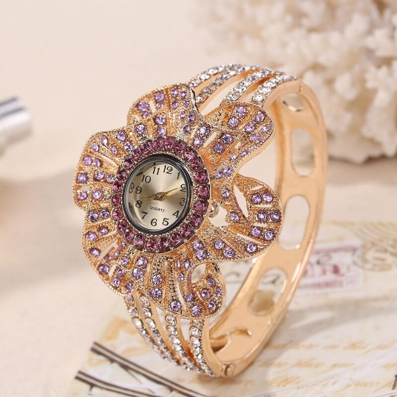 Personalized rhinestone bracelet watch $19.50 Dana Fashion Color: Purple Women's Accessories Display type: pointer style: Casual Waterproof: no Movement type: Quartz Movement model: 377 Thickness: 7mm Dial diameter: 24mm Crown type: ordinary crown Table b