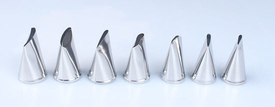 Petals mouth $9.50 Dana Fashion Style: 7pcs Color: Sliver Dana's Kitchen Material: 304 stainless steel Uses: cream flower 7-piece set, a set of about 30 grams
