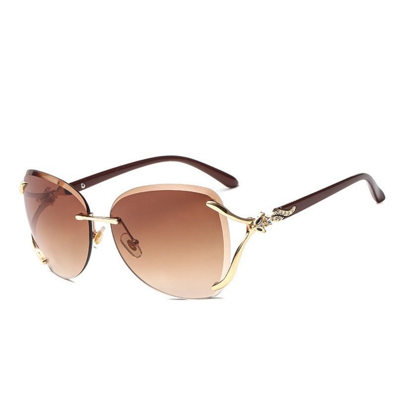 Pink Foxes Rhinestone Oversized Sunglasses $24.38 Dana Fashion Color: Grey Women's Accessories Frame height: 57mm Frame material: metal+PC Lens width: 64mm Lens type: PC Nose bridge width: 15mm Suitable gender: male/female Temple length: 146mm Lens color: