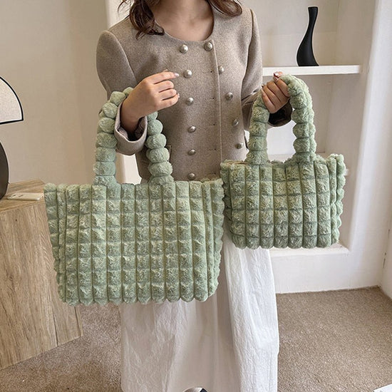Plaid Handbags Winter Fashion High Capacity Shopping Plush Bag Korean Style Personalized Designer Luxury Tote Bags For Women $49.50 Dana Fashion Color: Beige Size: L Women's Bags Product information: Material: plush Style: fashionable and simple Features: